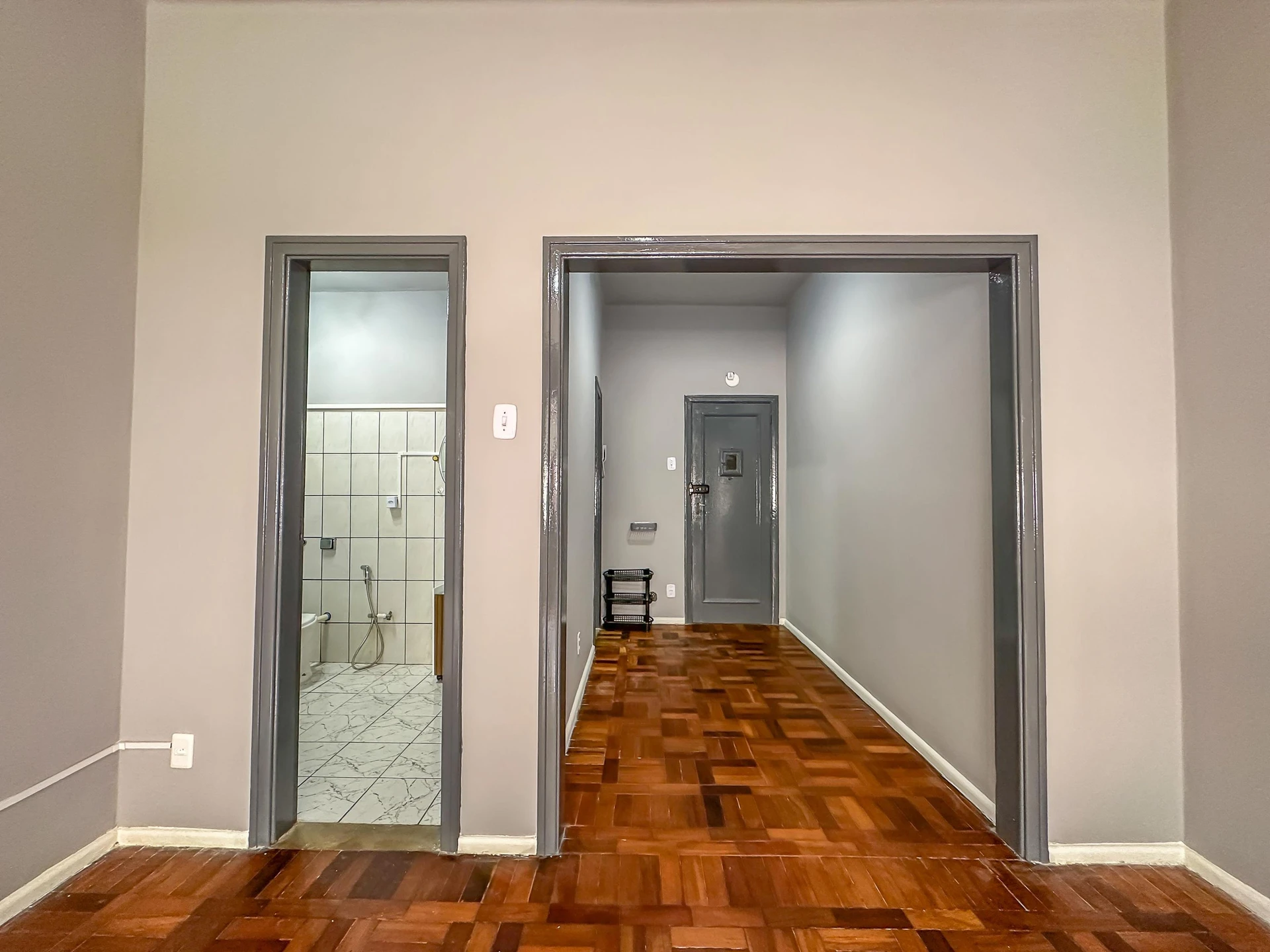 Studio, 34 m², com piso de madeira ou laminado — photo 5