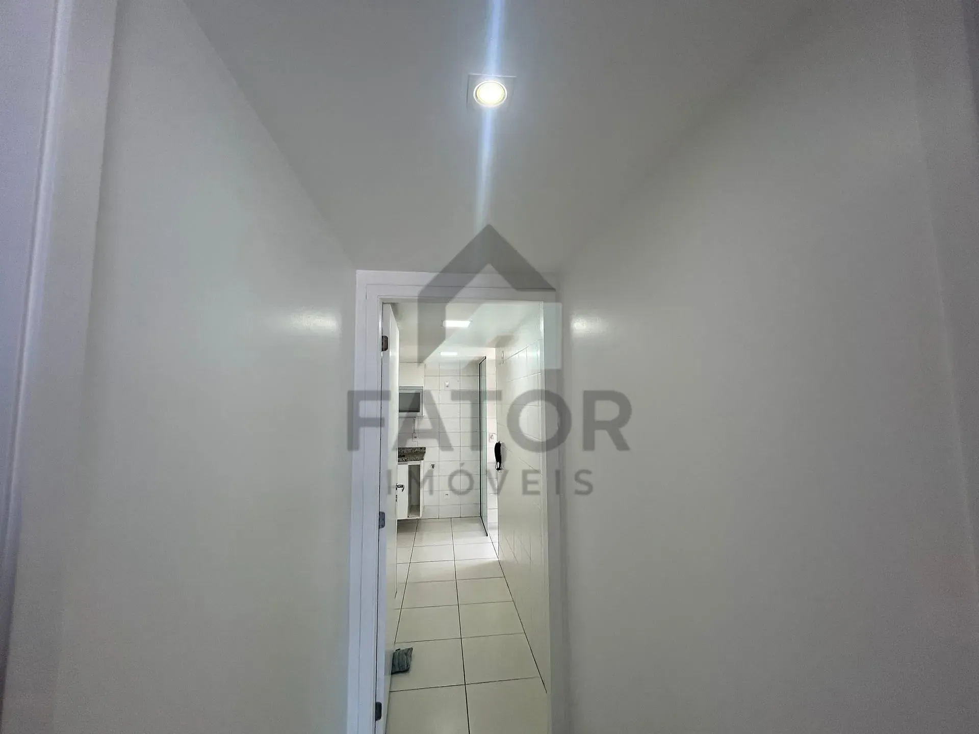 Rental apartment with 3 bedrooms, 3 baths and balcony — photo 11