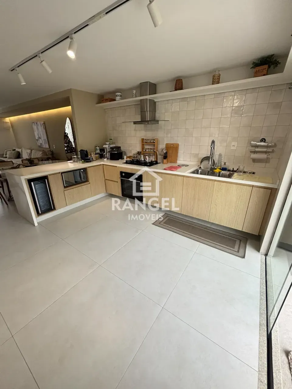 Casa em condomínio fechado com 4 quartos e 5 banheiros — photo 6