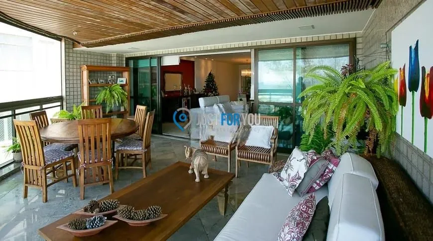 4-bedroom apartment with floor-to-ceiling windows — photo 6