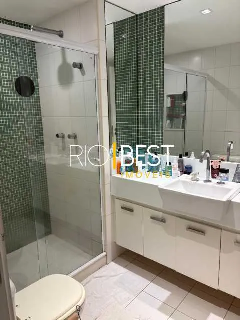Furnished 3-bedroom apartment with a glass-enclosed balcony — photo 12