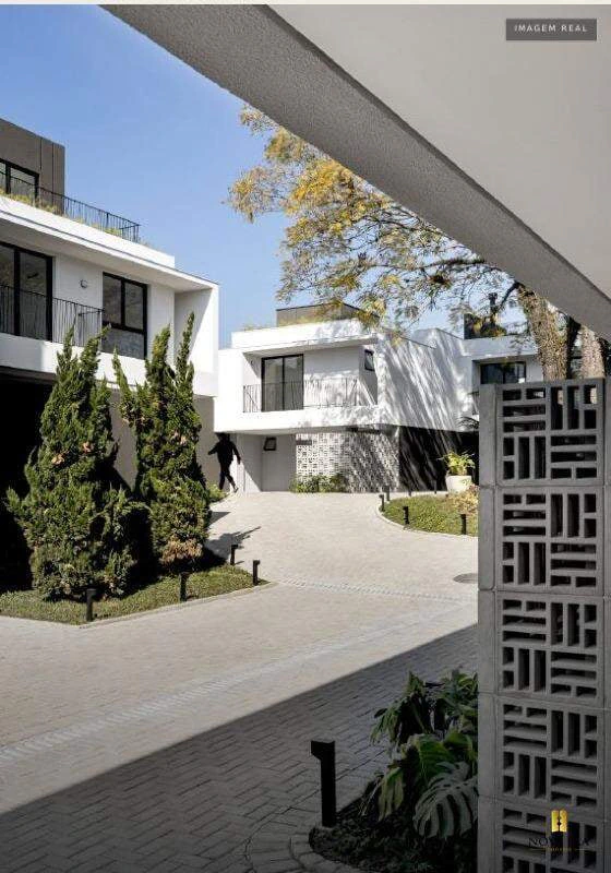 3-bedroom house with a walk-in closet in Curitiba — photo 13