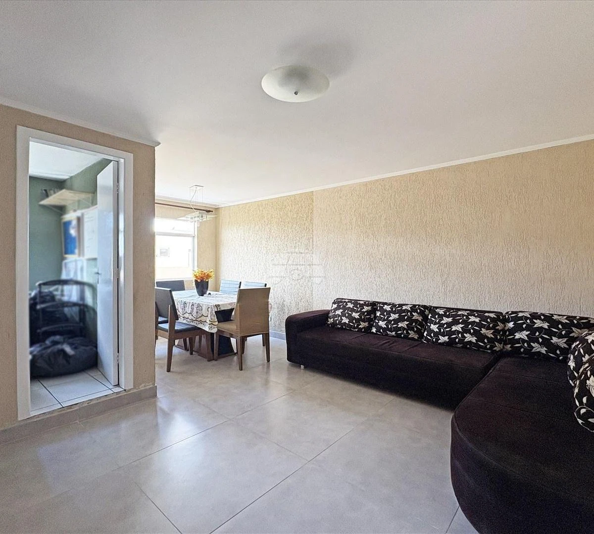Furnished 2-bedroom apartment with gas kitchen