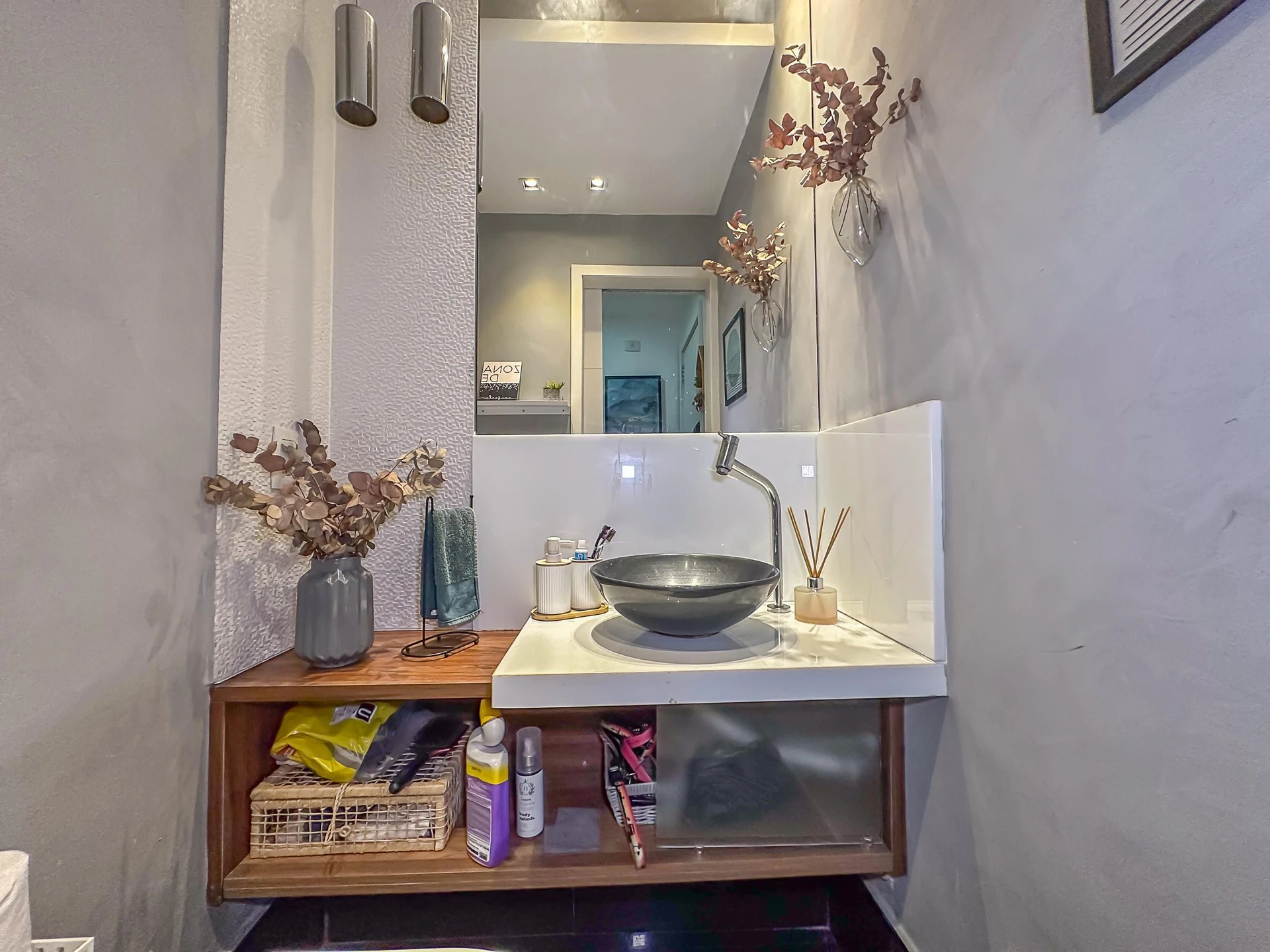Furnished 2-bedroom apartment with 2 bathrooms — photo 47