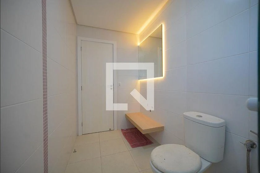 Apartment, 205 m², with a glass-enclosed balcony — photo 13
