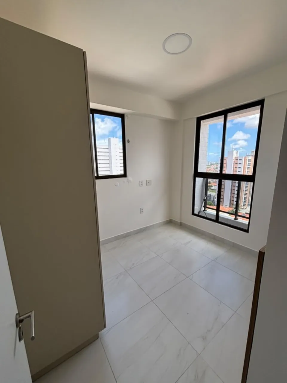 Стиральная машина и 2 спальни: квартира 49 м² — photo 16