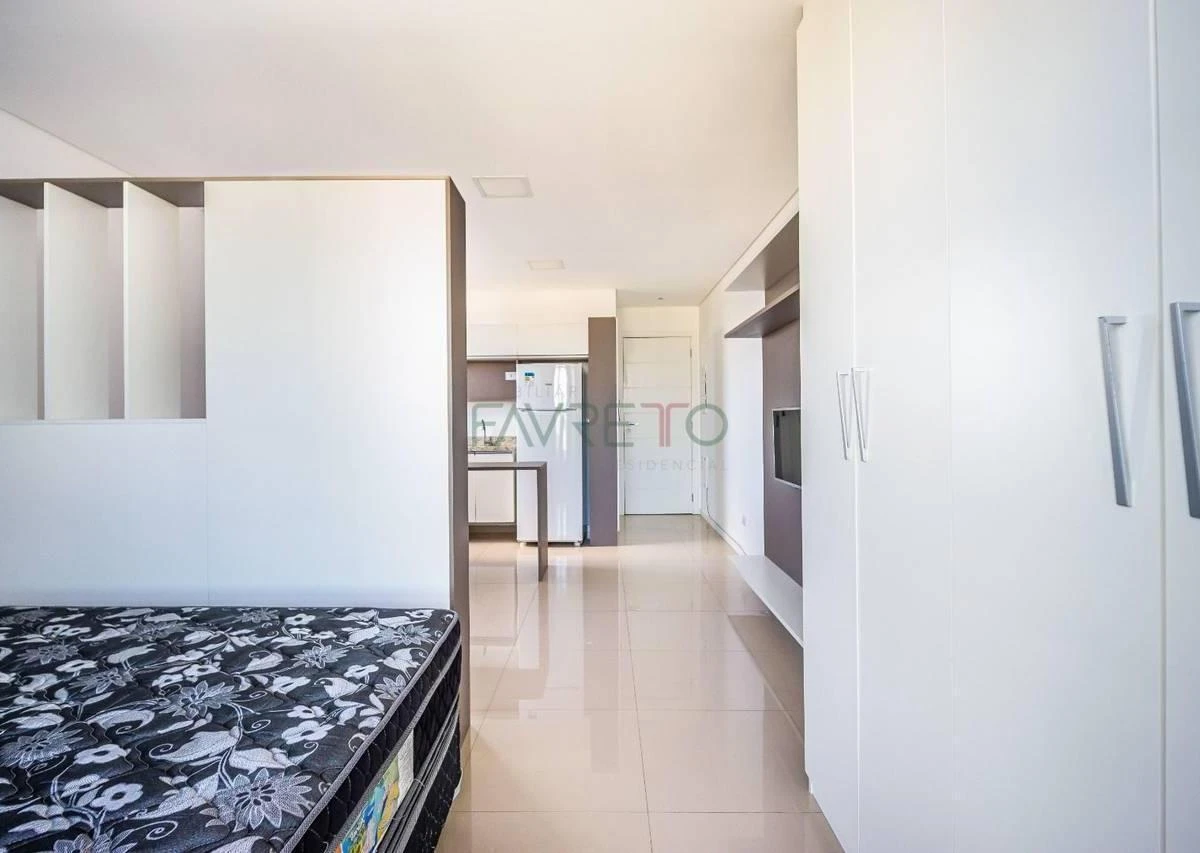 Furnished apartment, 32 m², with a glass-enclosed balcony — photo 13