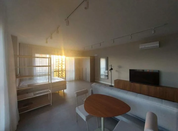Apartamento de 1 dormitorio con cocina abierta — photo 9