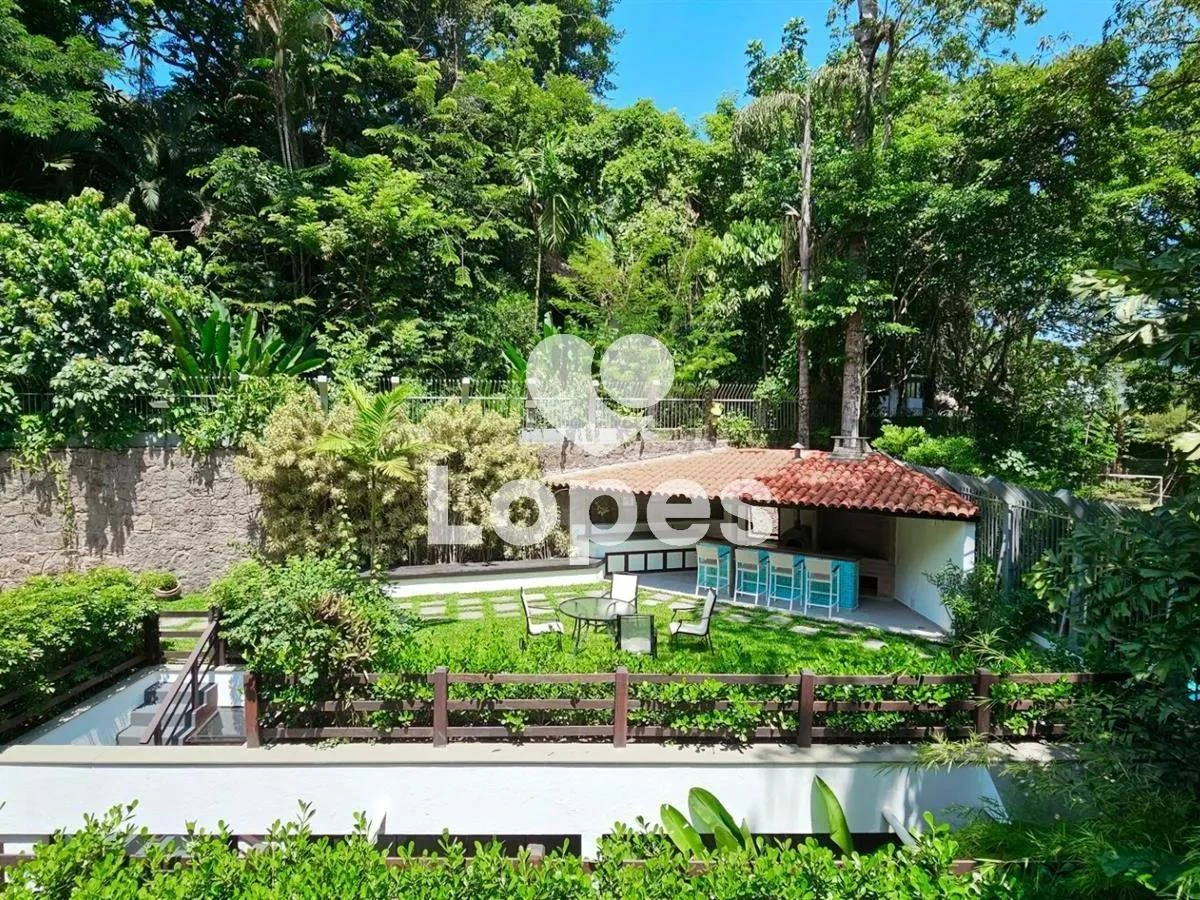 Furnished 960 m² house with 5 en-suite bedrooms — photo 8