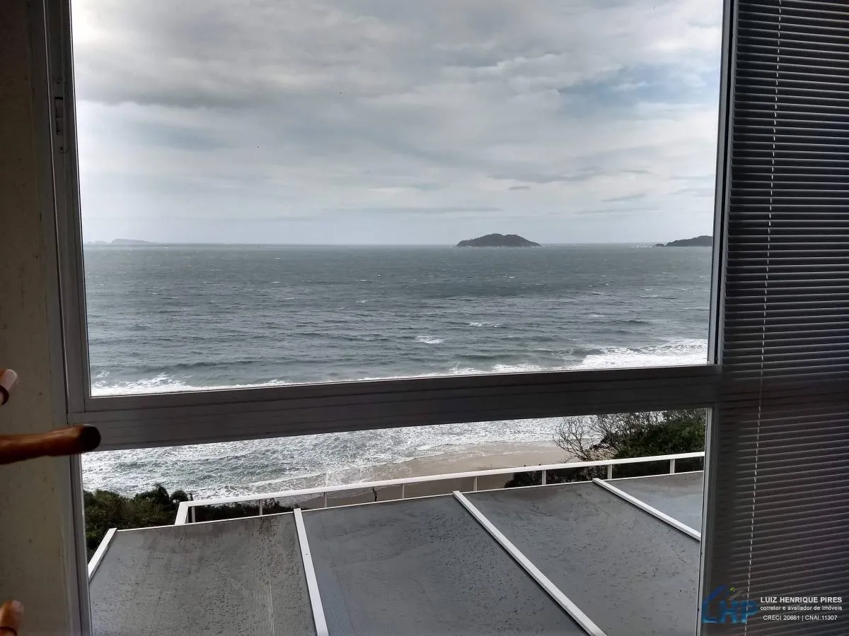 5-bedroom house with a water view in Florianópolis — photo 12