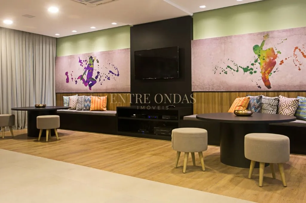 Furnished 2-bedroom apartment with open-plan kitchen — photo 50