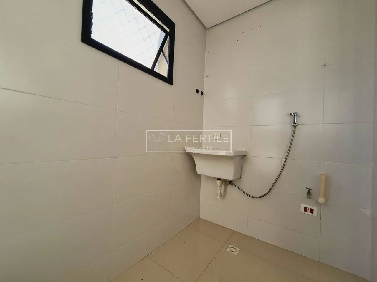 115 m² apartment with 2 bedrooms and an open-plan kitchen — photo 2