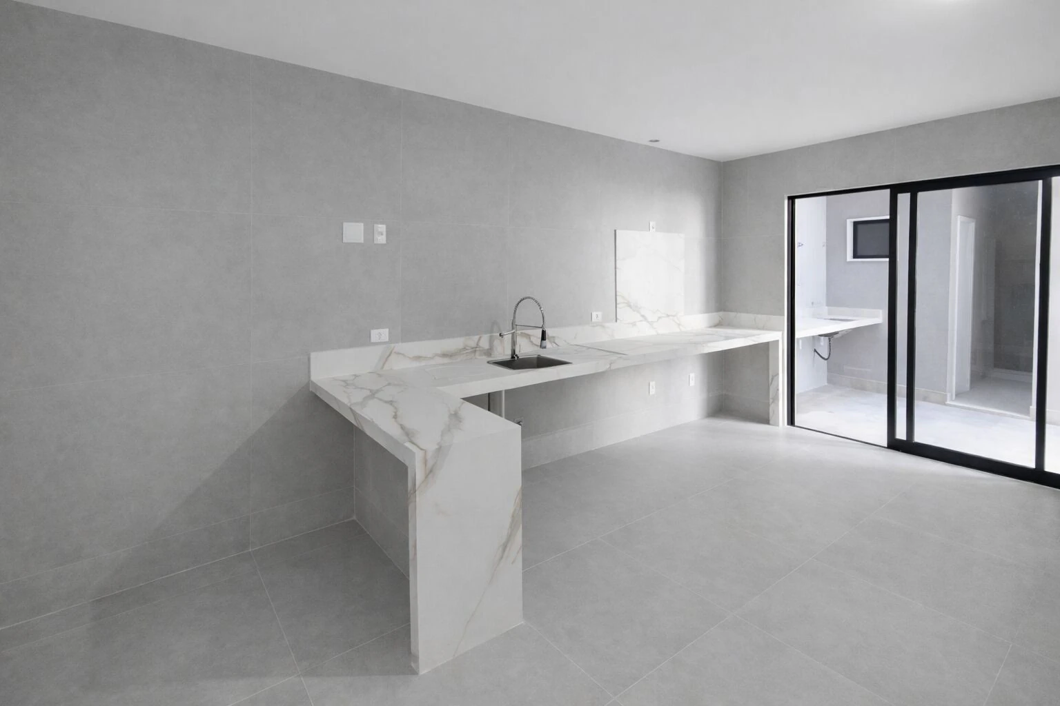 Unfurnished house with 4 en-suite bedrooms and 6 baths — photo 7