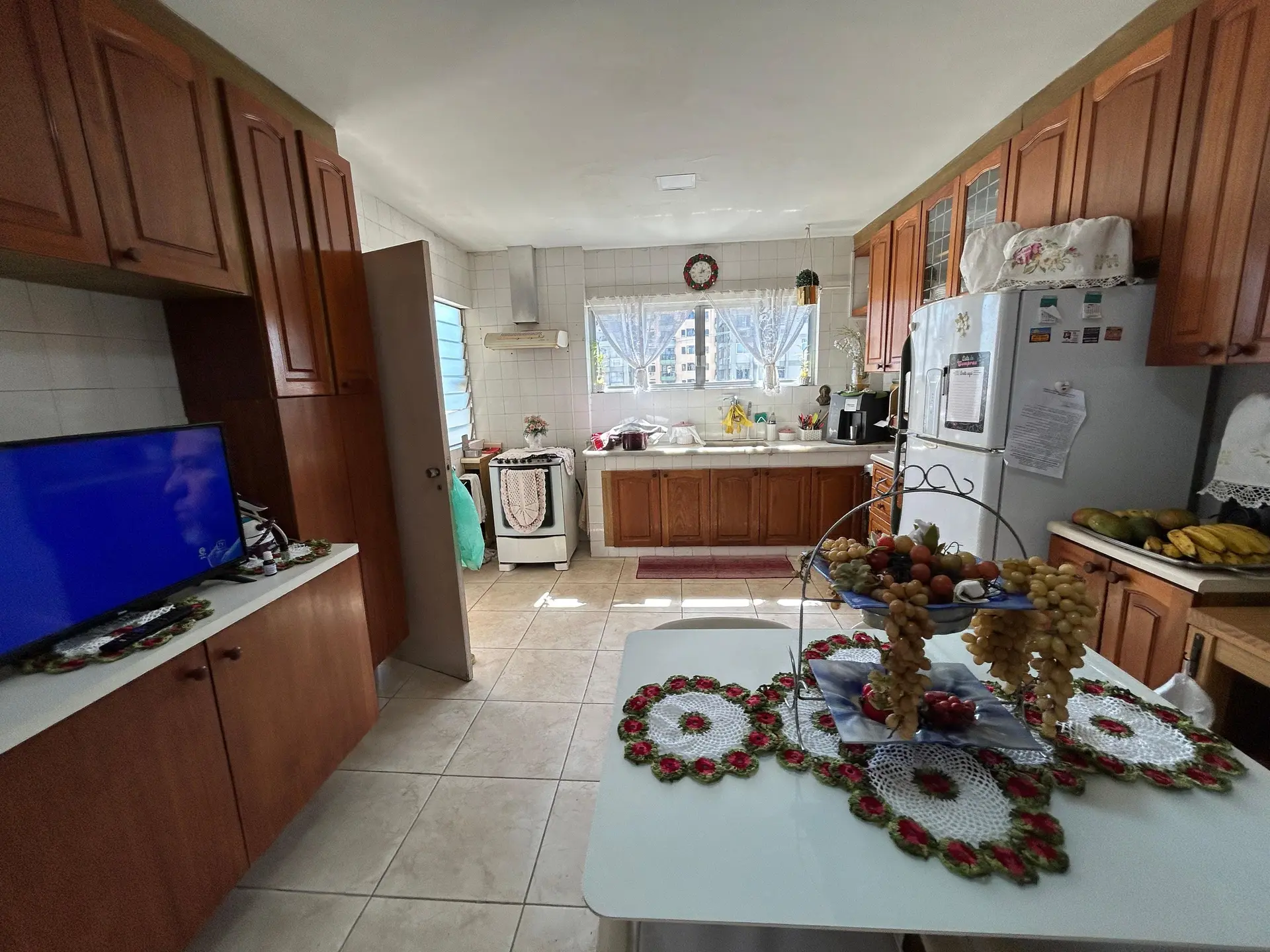 Furnished 4-bedroom rental apartment with 5 parking spaces — photo 9