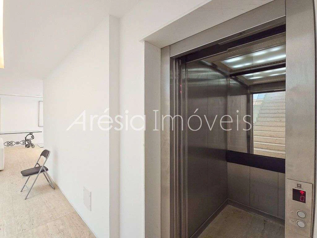 House with 3 en-suite bedrooms and 8 bathrooms 1100 m² — photo 29