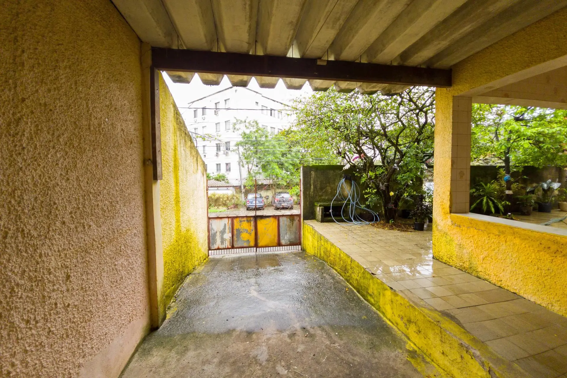 360 m² house with a home office and a garden — photo 57