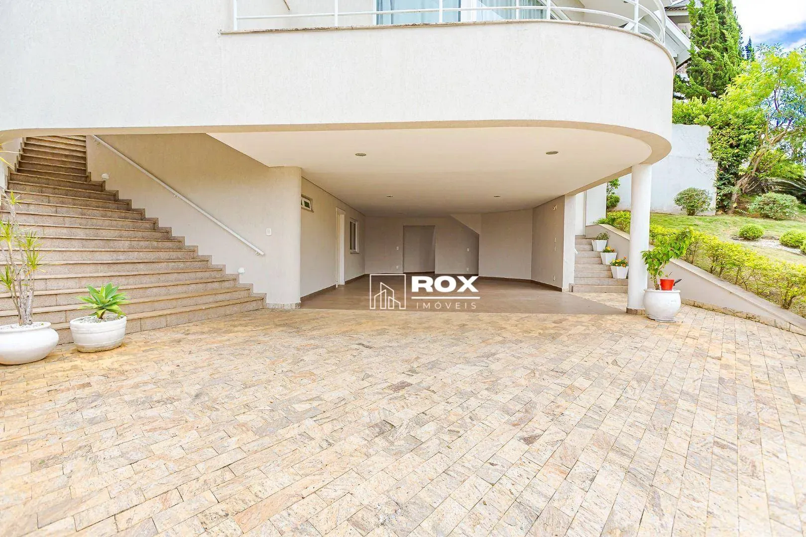 Unfurnished 598 m² house with 6 parking spaces — photo 43
