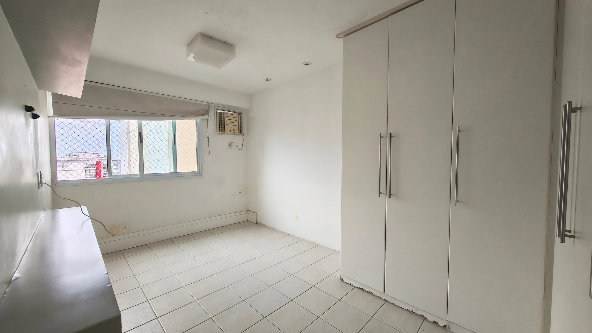 Apartment, 98 m², with a glass-enclosed balcony — photo 11