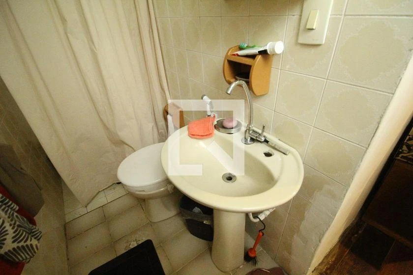 Rental house with 6 bedrooms and 3 en-suite, 599 m² — photo 46