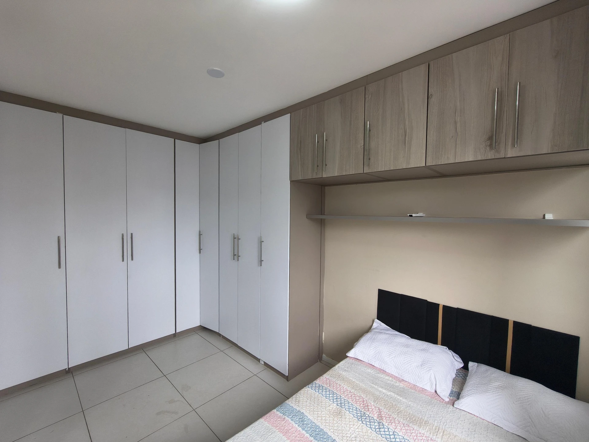 3-bedroom apartment with a mountain view — photo 22