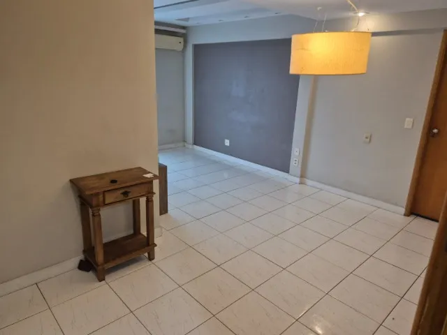 2-bedroom apartment in a building with a gym — photo 18