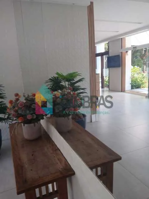 Furnished apartment with 2 bedrooms and a city view — photo 24