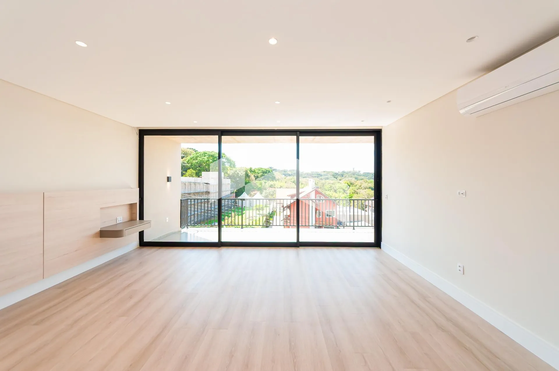 3-bedroom house with a bathtub — photo 29