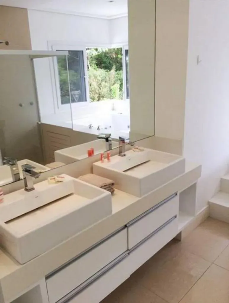 Casa com 6 suítes e área de piscina compartilhada — photo 21