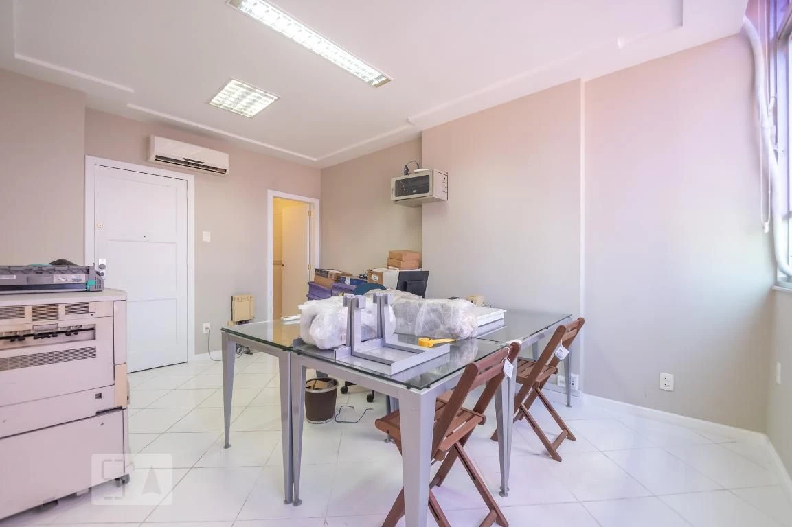 1-bedroom suite apartment with a gas stove kitchen — photo 12