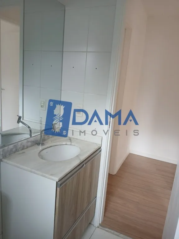 2-bedroom apartment with a separate, closed kitchen — photo 32