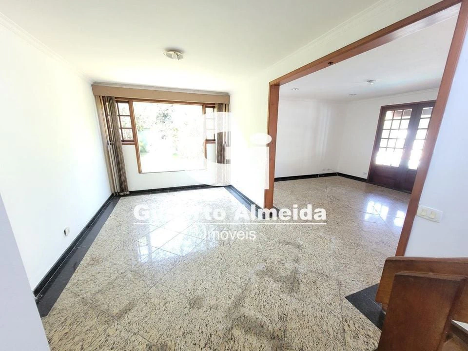3-bedroom house with a grill on the balcony — photo 24