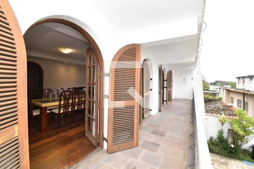 House with 5 bedrooms, gas stove and 650 m² — photo 25