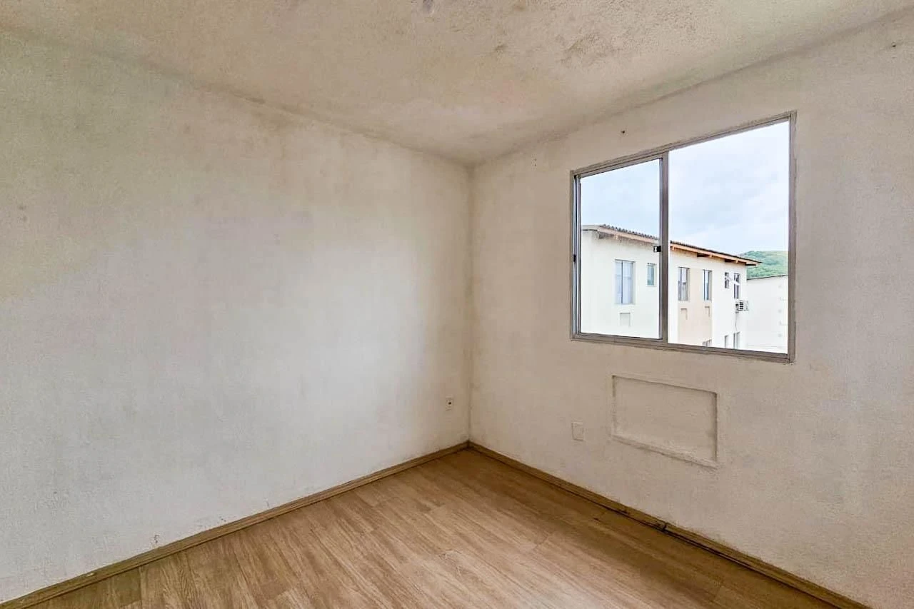 2-bedroom apartment in a building with a pool — photo 15
