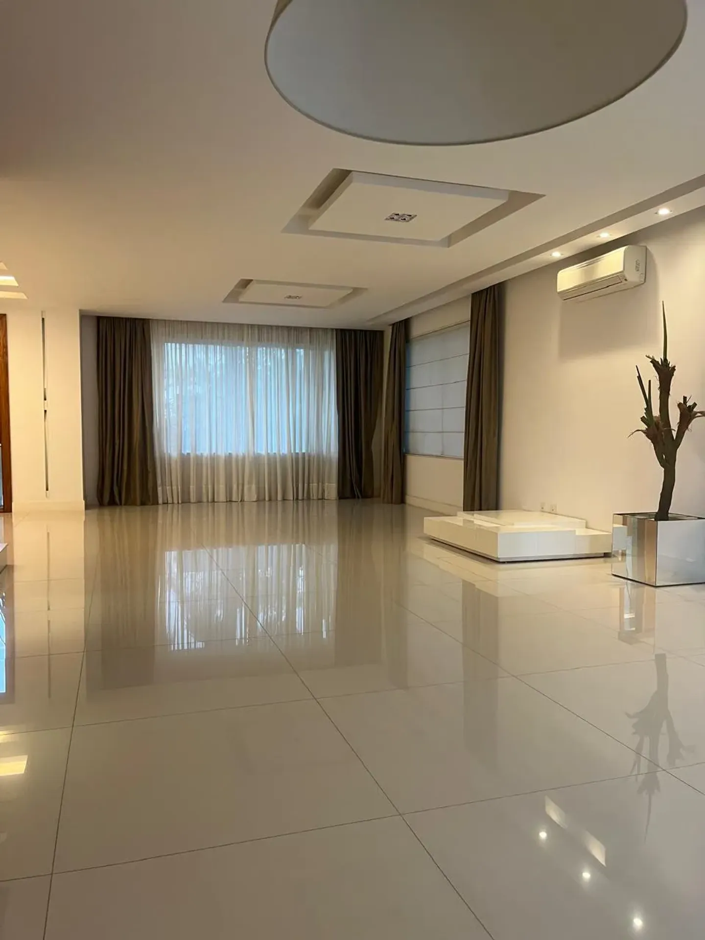 Furnished house with 5 en-suite bedrooms and 630 m² — photo 19