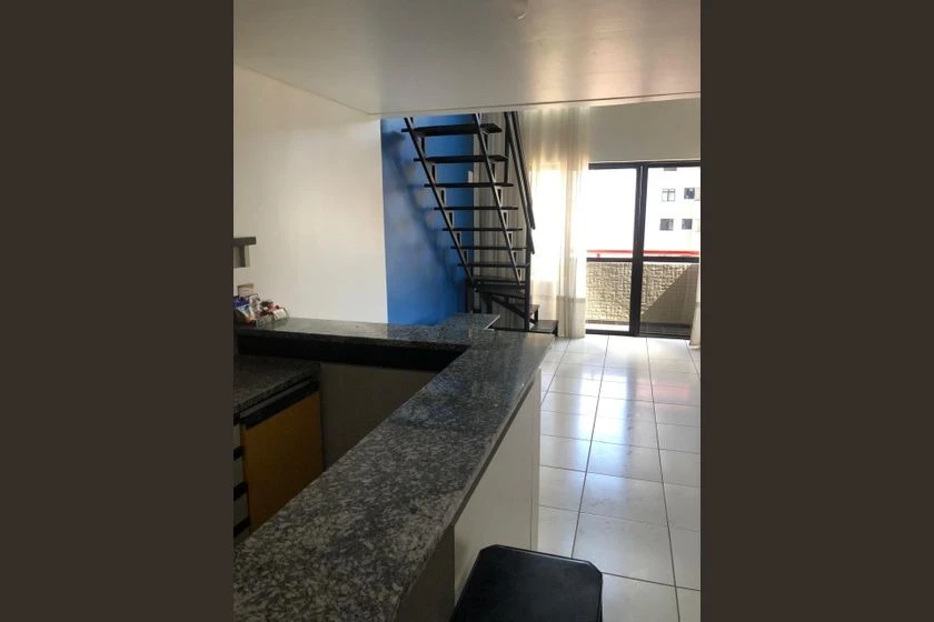 Estudio sin amueblar con 1 dormitorio y cocina abierta — photo 2