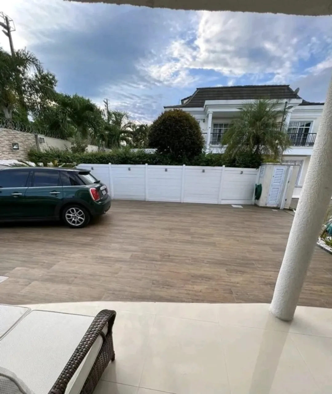 Furnished rental house with 4 bedrooms and 5 bathrooms — photo 16