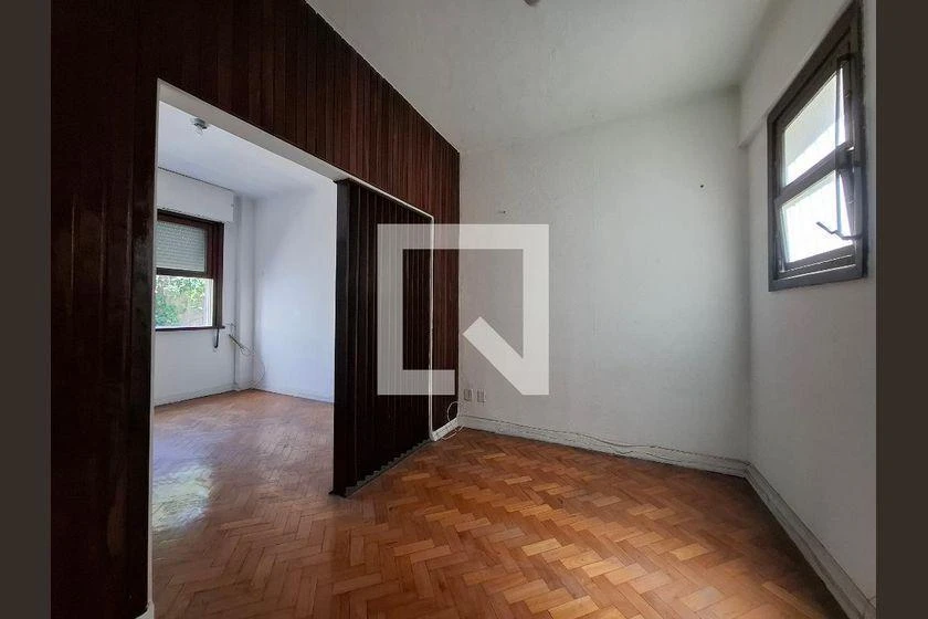 Wood or laminate floors in a one-bedroom apartment, 30 m² — photo 10