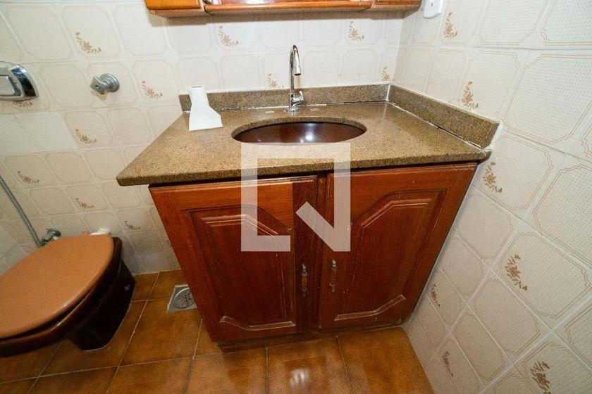 90 m² apartment with a park view and a bathtub — photo 35
