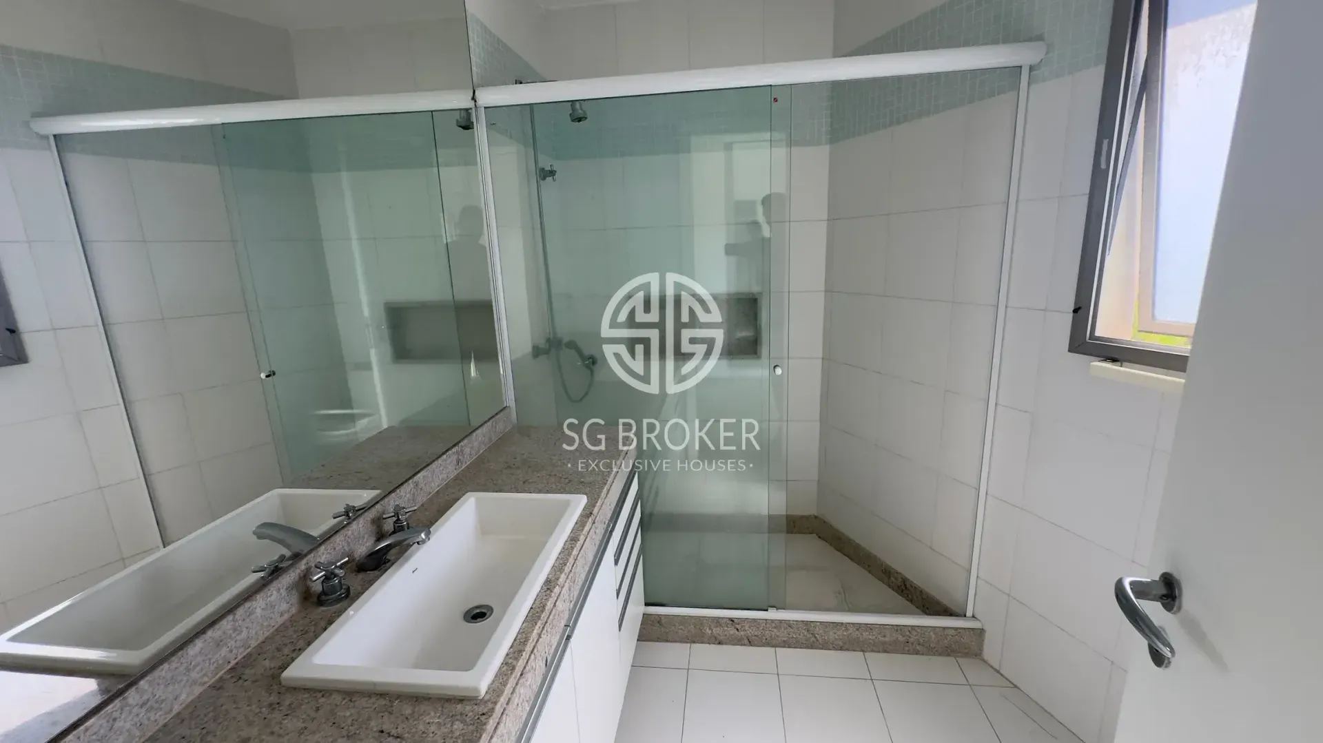 Apartamento com cozinha integrada e 4 dormitórios — photo 40
