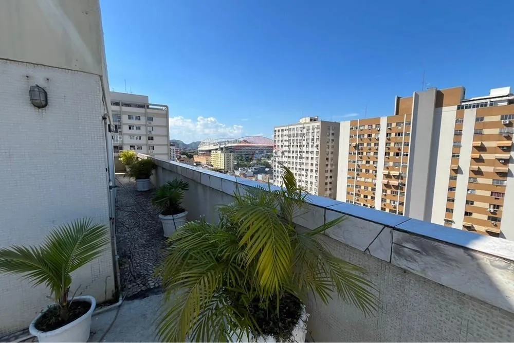 Furnished 4-bedroom apartment with 2 baths and 183 m² — photo 29