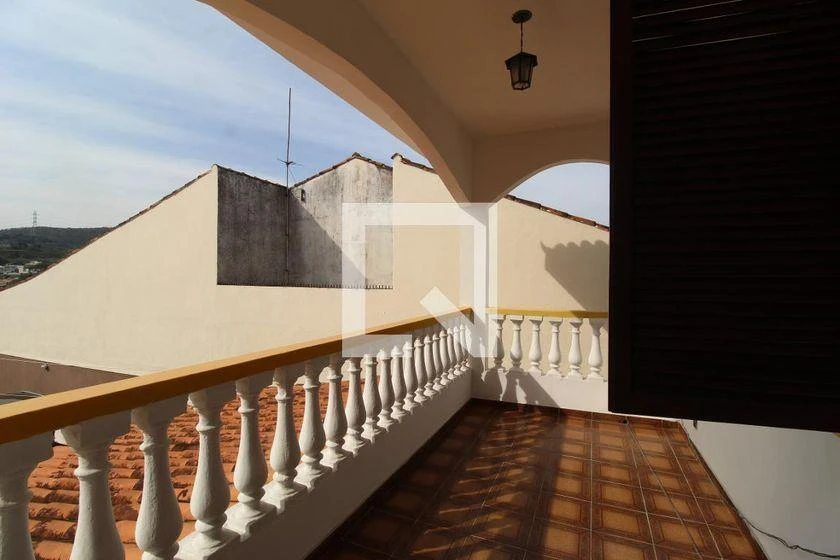 Rental house with 6 bedrooms and 3 en-suite, 599 m² — photo 14