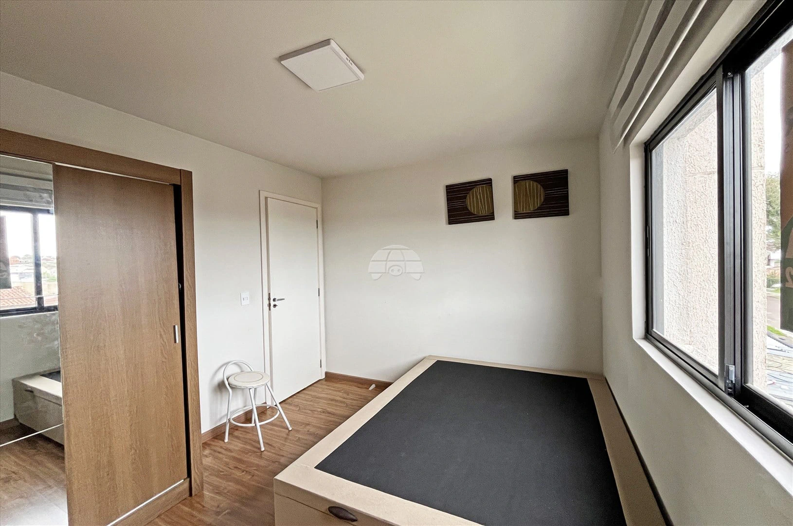 Departamento de 1 dormitorio con piso de madera o laminado — photo 7