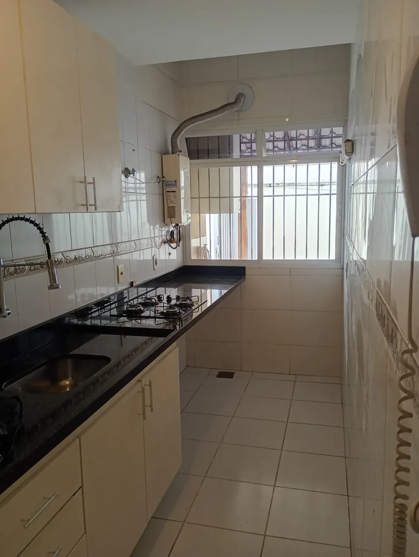 Будинок 50 м² із заскленим балконом та робочим місцем — photo 5