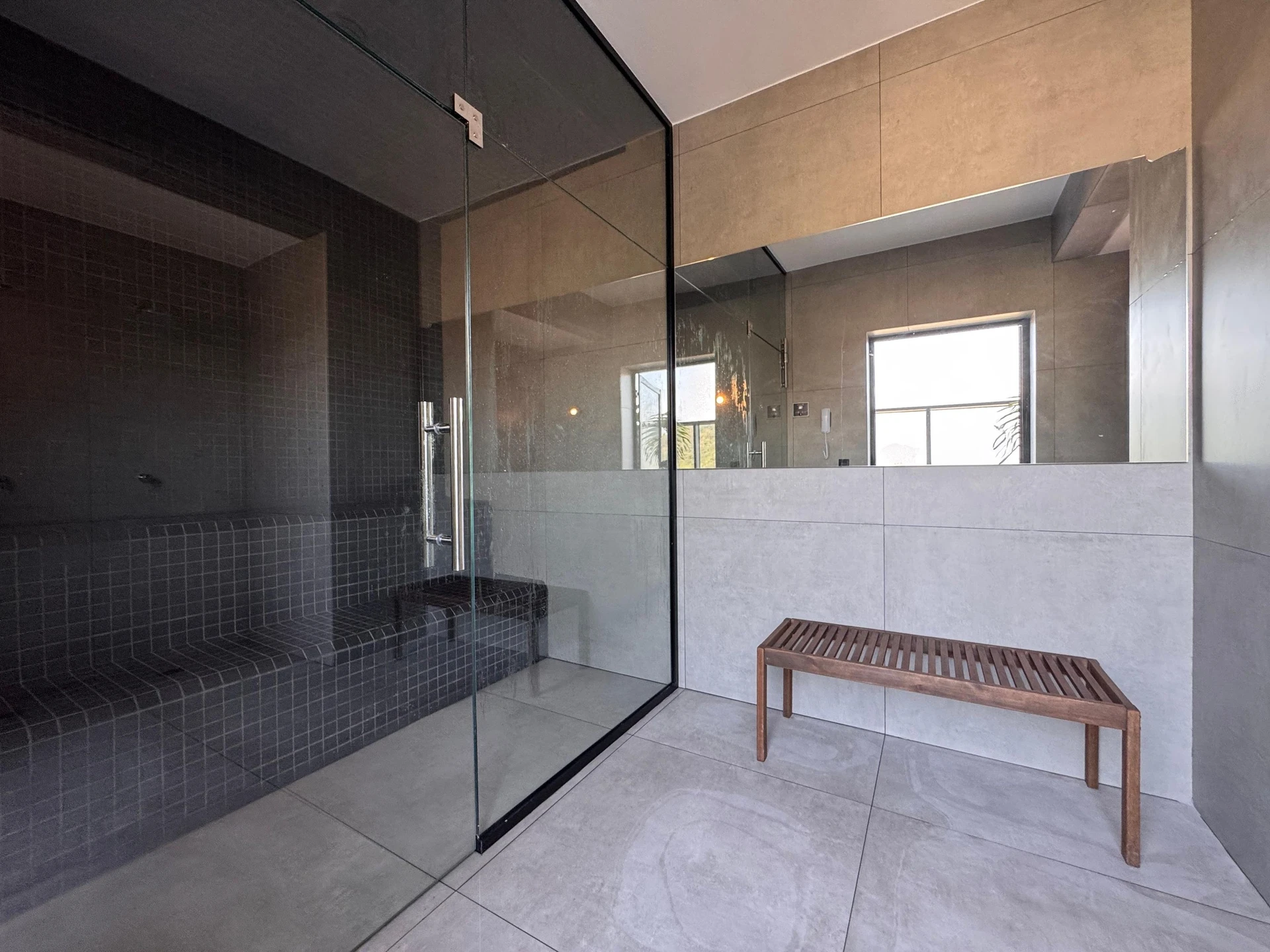 Apartamento amueblado de 3 dormitorios con balcón — photo 85
