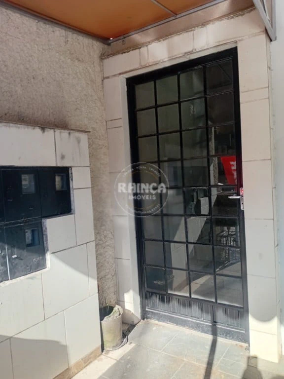 65 m² apartment with ceramic tile in living area — photo 4