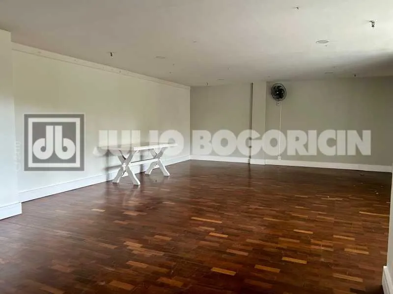 3-bedroom, 3-bath apartment with 2 parking spaces — photo 37
