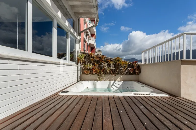 Duplex apartment with 2 bedrooms and grill on balcony — photo 28
