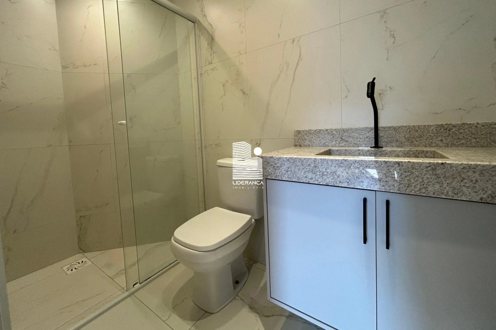 Furnished apartment, 64 m², with a home office — photo 10