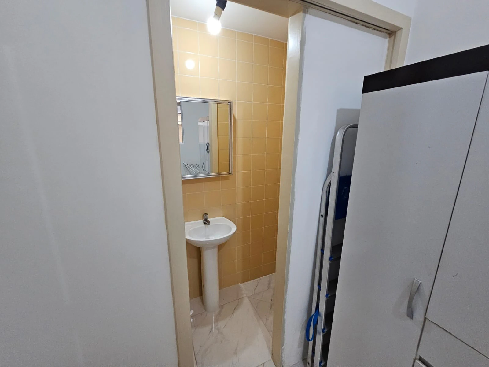 Apartamento com piso de madeira ou laminado, Centro — photo 12