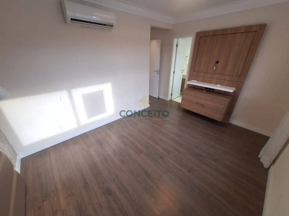 2-bedroom apartment with a walk-in closet in Florianópolis — photo 16